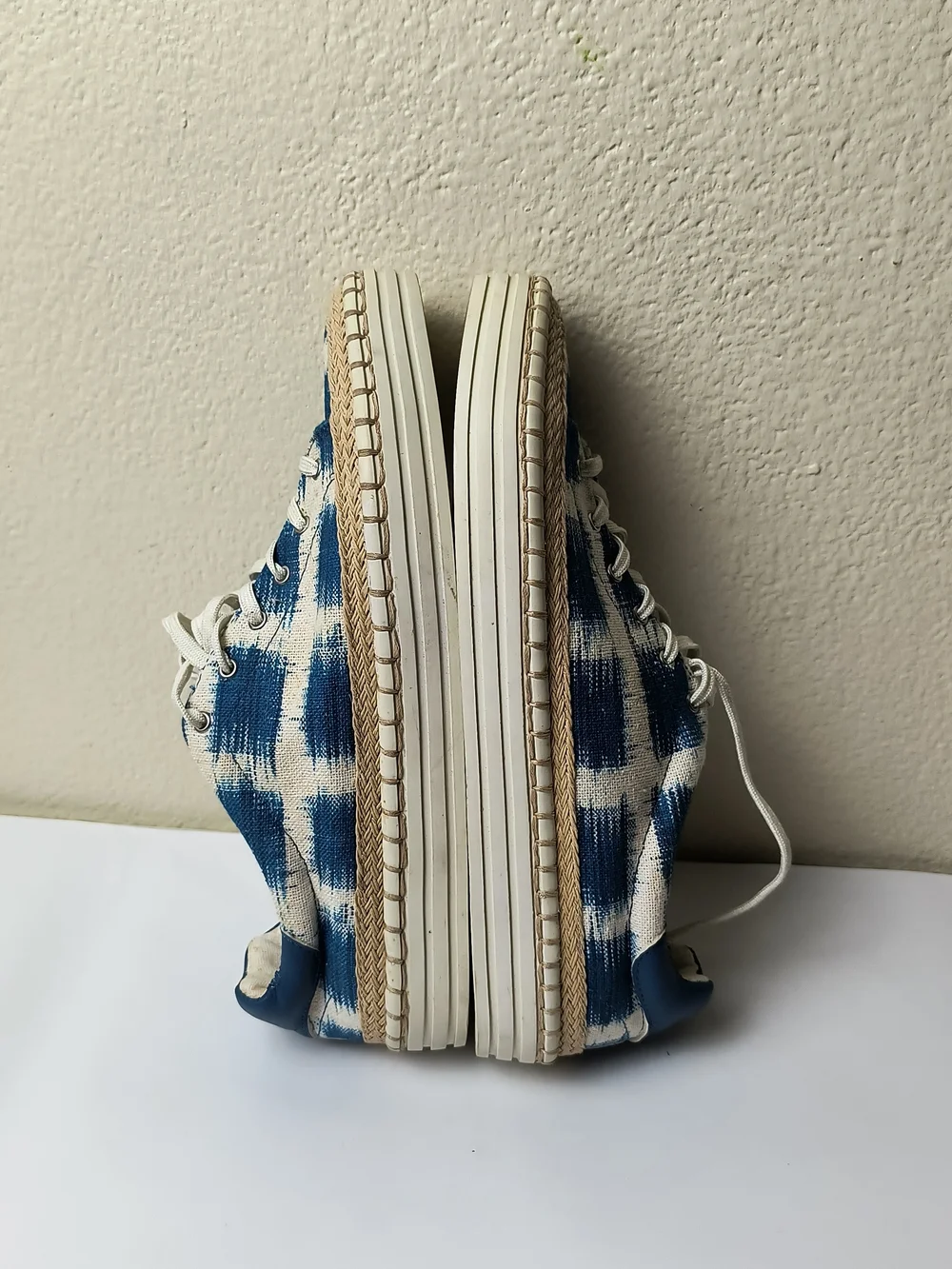 Sam Edelman Kavi 8 White Label with Black Script - Tie Dye
